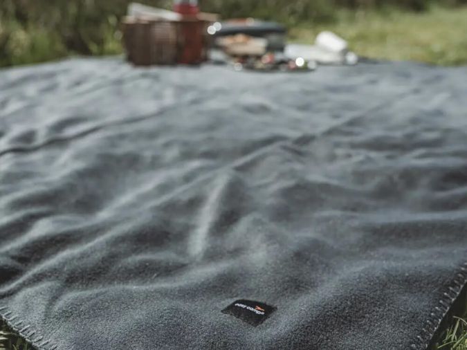 1509-easy-camp-heather-fleece-blanket-1.jpg