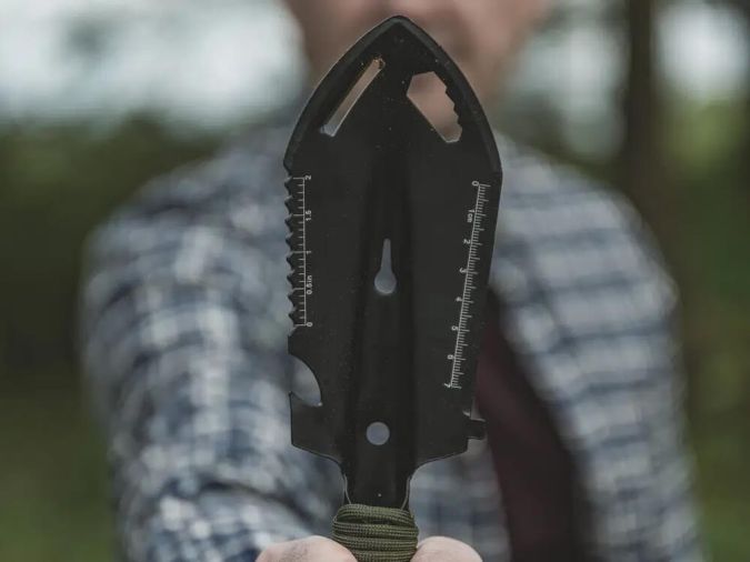 2044-easy-camp-hawkweed-multi-tool-hand-shovel-1.jpg