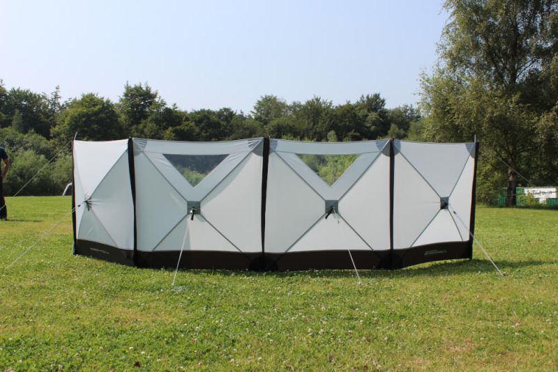 216-outdoor-revolution-pronto-compact-4-section-windbreak-1.jpg
