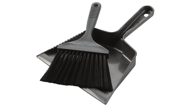2234-easycamp-dustpan-and-brush-1.jpg