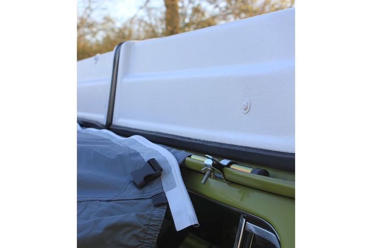 968-vango-pole-clamp-driveaway-awning-attachment-kit-250cm–1.jpg