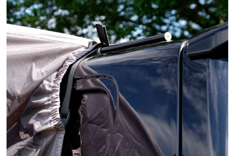 968-vango-pole-clamp-driveaway-awning-attachment-kit-250cm–1.jpg